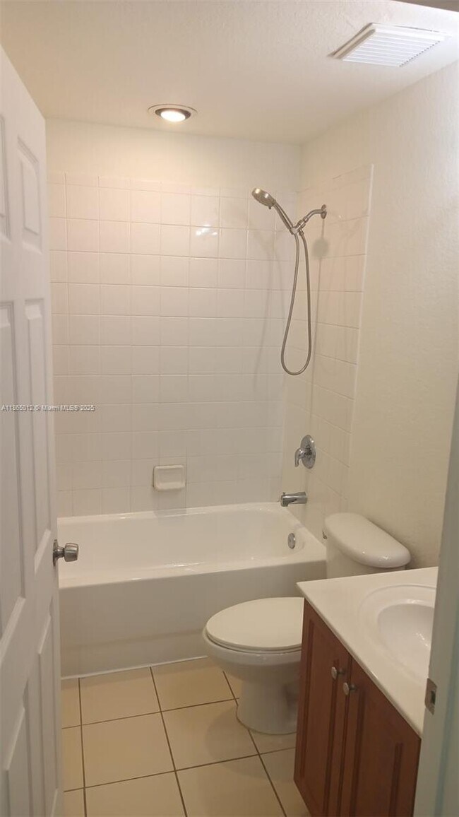 Building Photo - 6042 SW 19th Ct