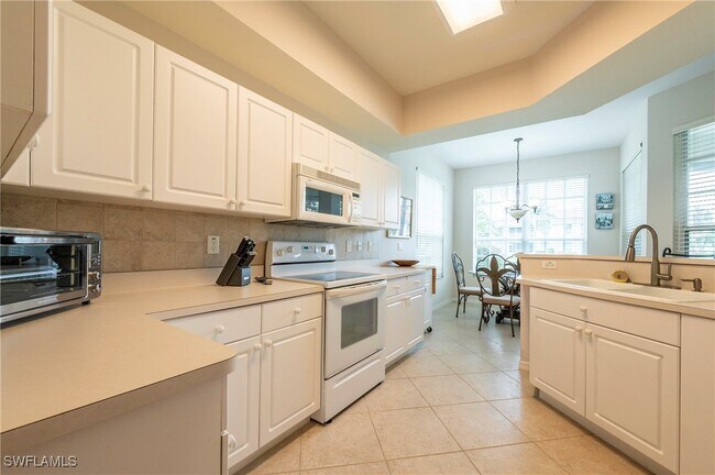 Building Photo - 15150 Royal Windsor Ln