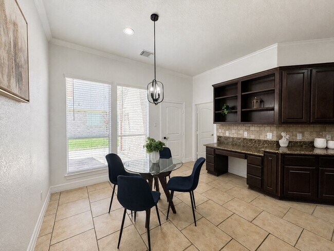 Building Photo - 3301 Elm Creek Dr