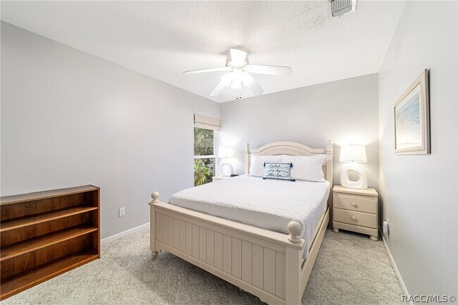 Building Photo - 11517 W Sandpiper Ct