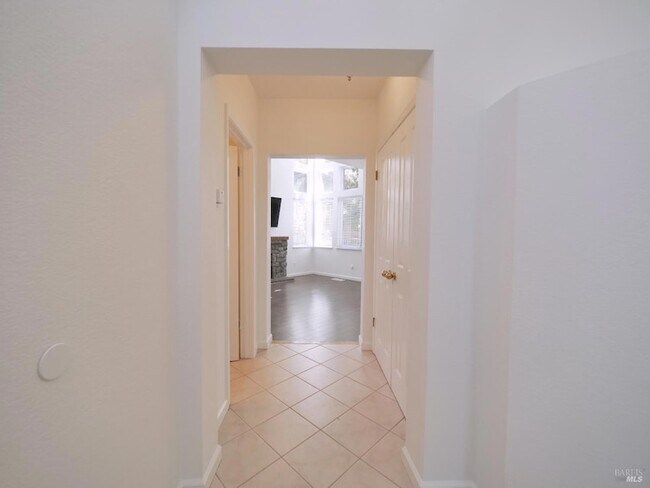 Building Photo - 3500 Crownridge Dr