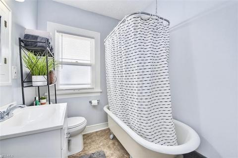 Building Photo - 2069 Wascana Ave