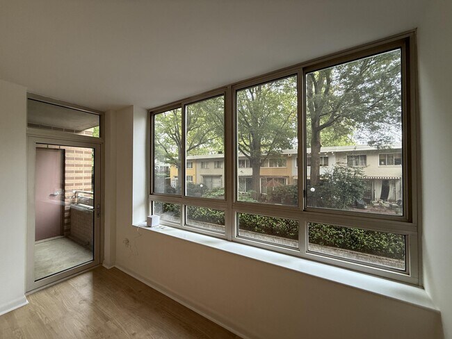 Building Photo - 350 G St SW