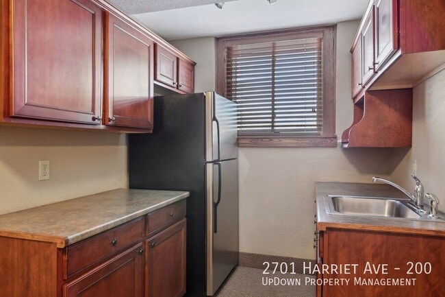 Building Photo - 2701 Harriet Ave