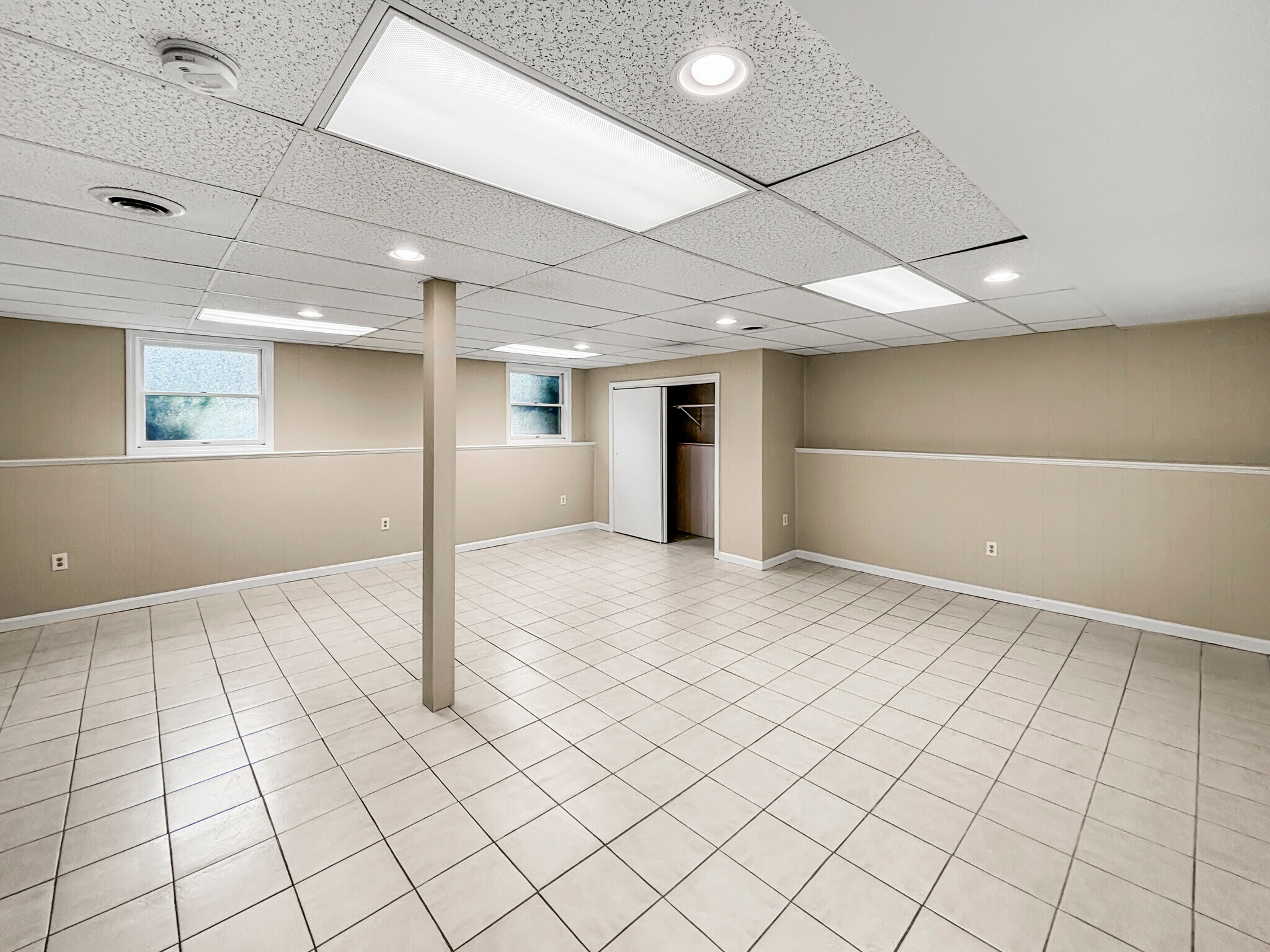 Building Photo - 129 Dracut Rd