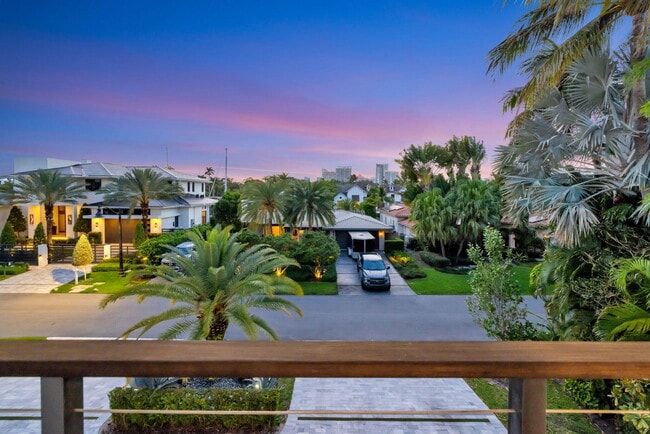 Building Photo - 334 Isle of Capri Dr