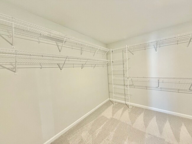 Building Photo - 150 Cherry Blossom Ct