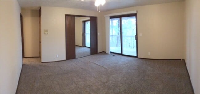 Building Photo - $2,395 / 4BR, 3.5BA Beautiful House With L...