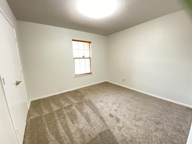 Building Photo - 8016 Meadow View Tr