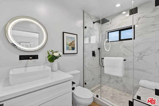 Building Photo - 2931 S Bronson Ave