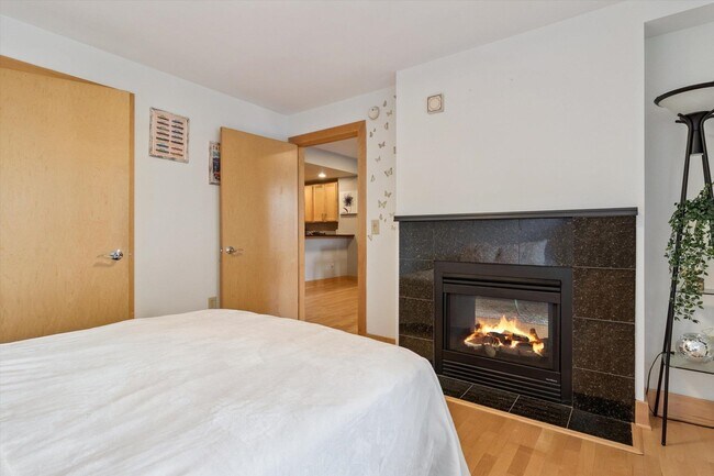 Building Photo - 333 W Mifflin St