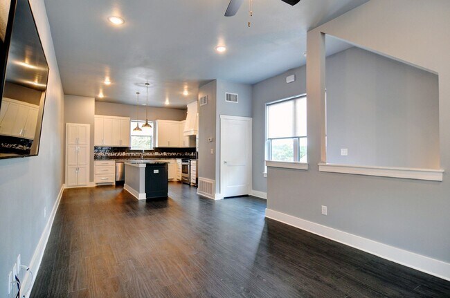 Building Photo - 2822 Forest Park Blvd