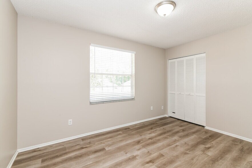 Building Photo - 4728 Alexis Dr