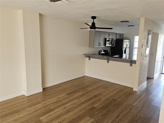 Building Photo - 1236 Dovehill Dr