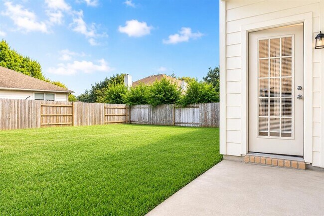 Building Photo - 4205 Bent Wood Ct