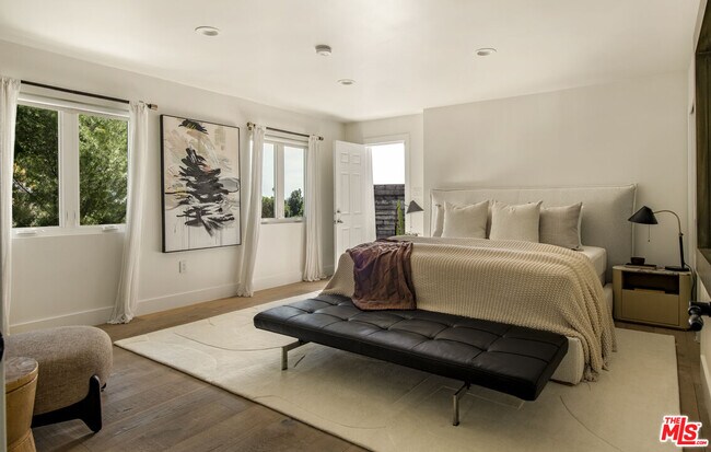 Building Photo - 2370 San Marco Dr