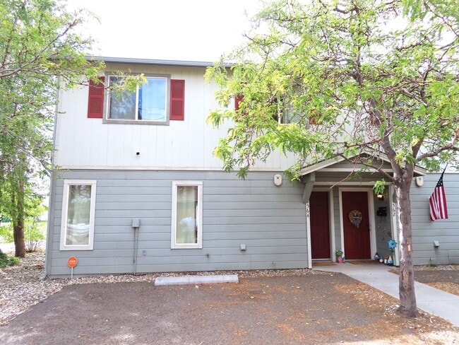 Primary Photo - 582 E Street