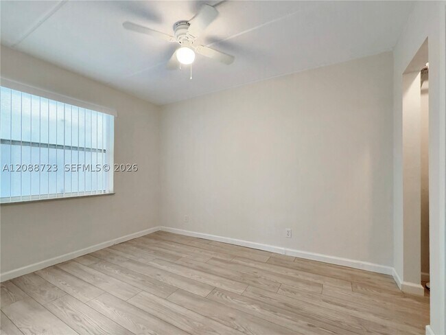 Building Photo - 3211 SW 44th St
