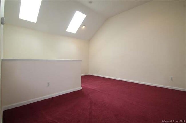 Building Photo - 49 Woodcrest Ln