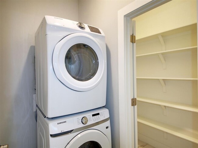 Building Photo - 7600 Carver Ave