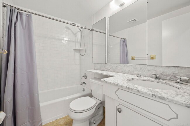 Building Photo - 1153 Stratfield Rd