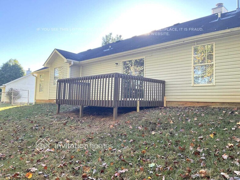 Building Photo - 151 Greenleaf Dr