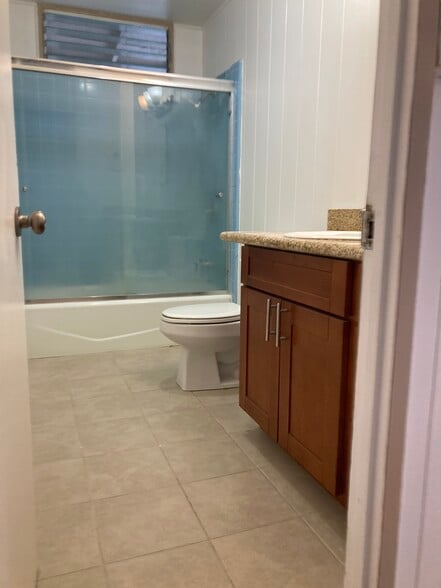 bathroom - 1135 Piikoi Pl