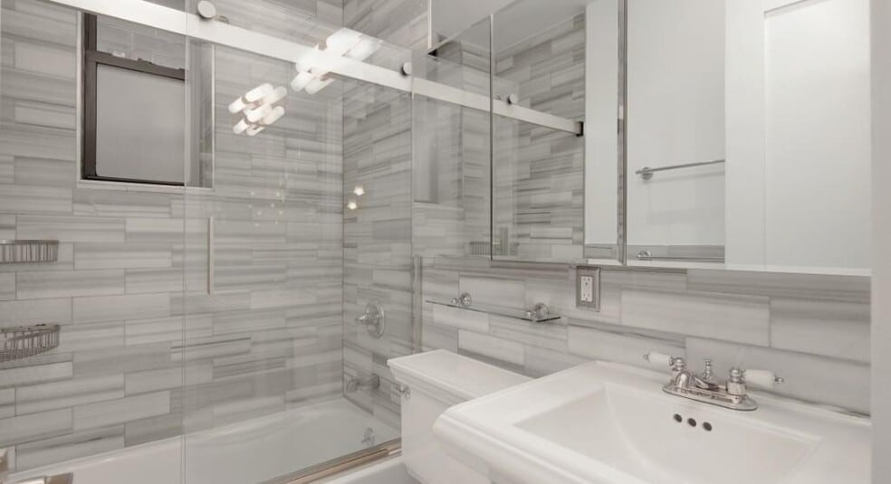 Building Photo - 219 E 23rd St