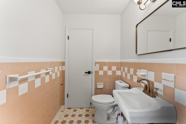 Building Photo - 7416 Parkview Dr
