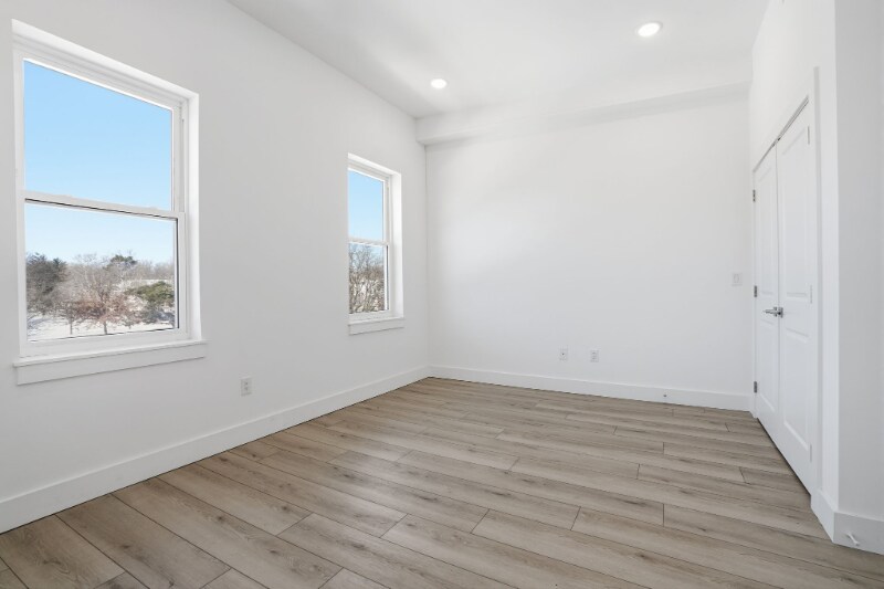 Building Photo - 147-149 N Gross St