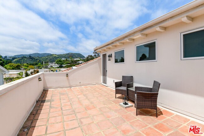 Building Photo - 16790 Marquez Ave