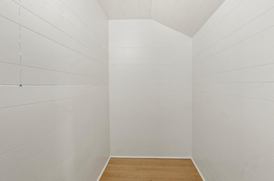 Bedroom 3 Walk in closet - 44 Westchester Ave