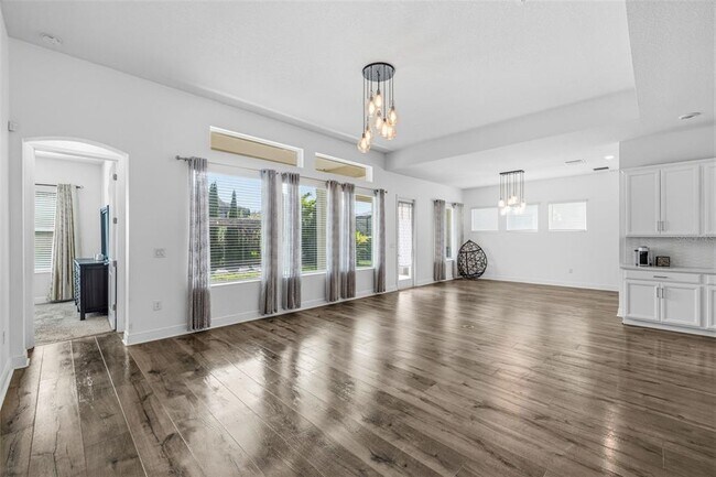 Building Photo - 5925 Silver Sun Dr