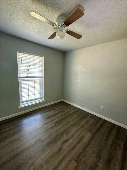 Building Photo - 6524 Blue Grass Dr