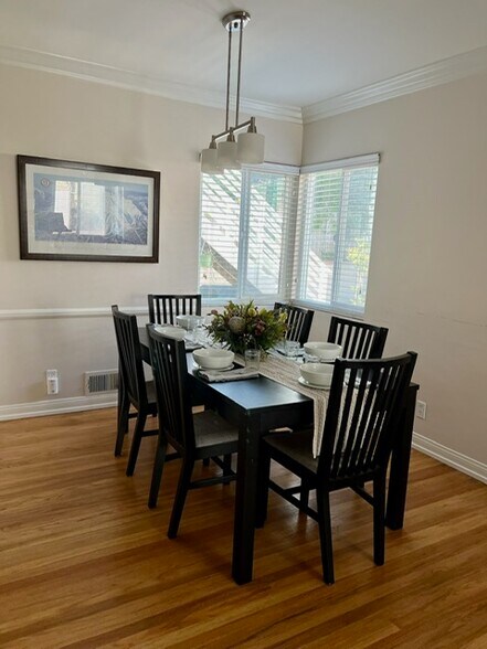 Building Photo - 4164 Madison Ave