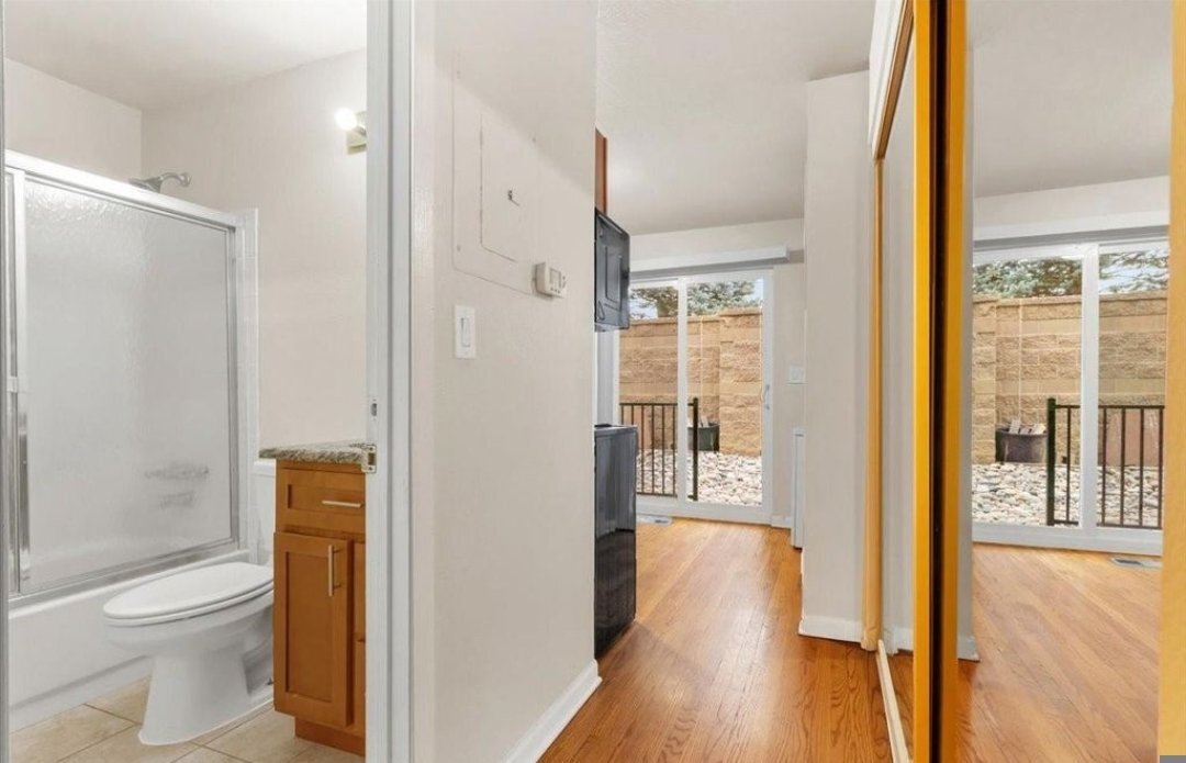 Building Photo - 61 S Sable Blvd