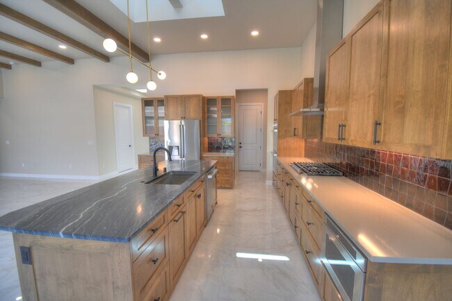 Building Photo - Brand New 3bd/2ba Available