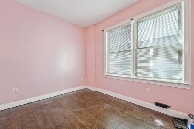 Building Photo - 16 Fisk St