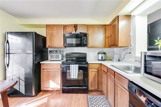 Building Photo - 7720 Pomeroy Ct
