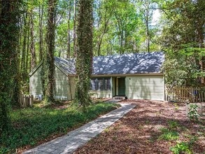 Building Photo - 3/2 : Nestled in the highly desirable Haile Plantation community