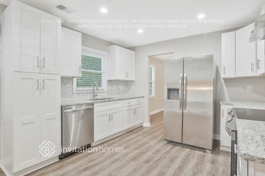 Building Photo - 3049 Larkspur Cir SW