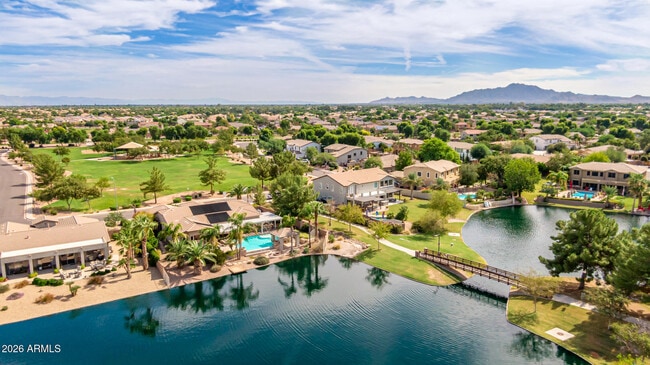 Building Photo - 423 E Mead Dr