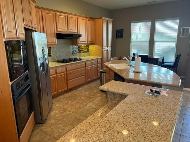 Building Photo - 59 Shoreline Dr