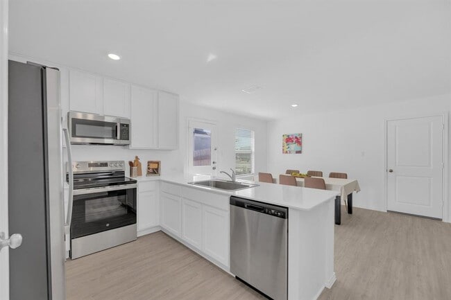 Building Photo - 353 Marty Allen Lp