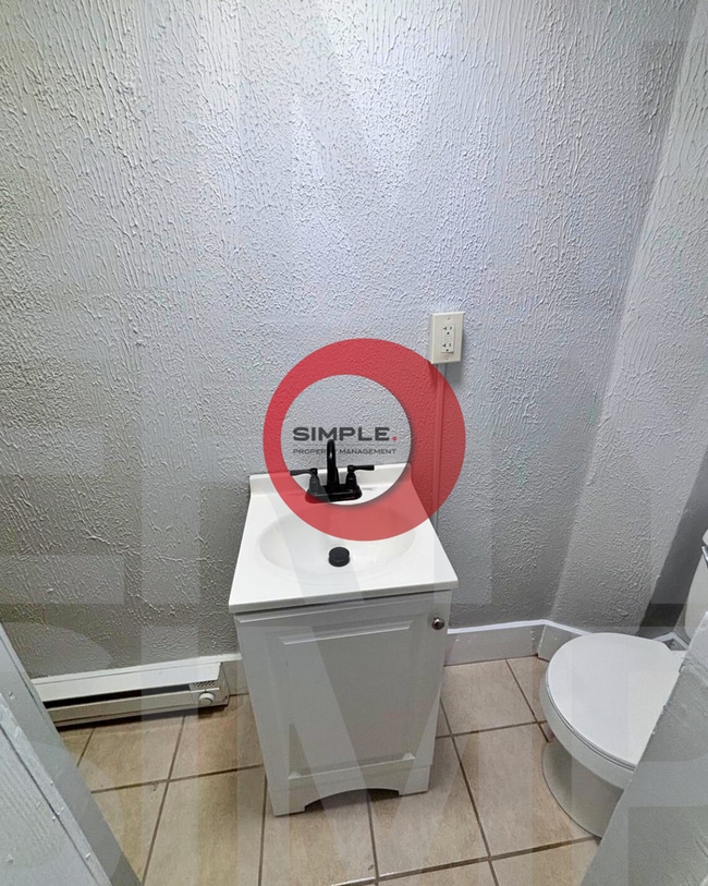 Building Photo - 753 Bingaman St