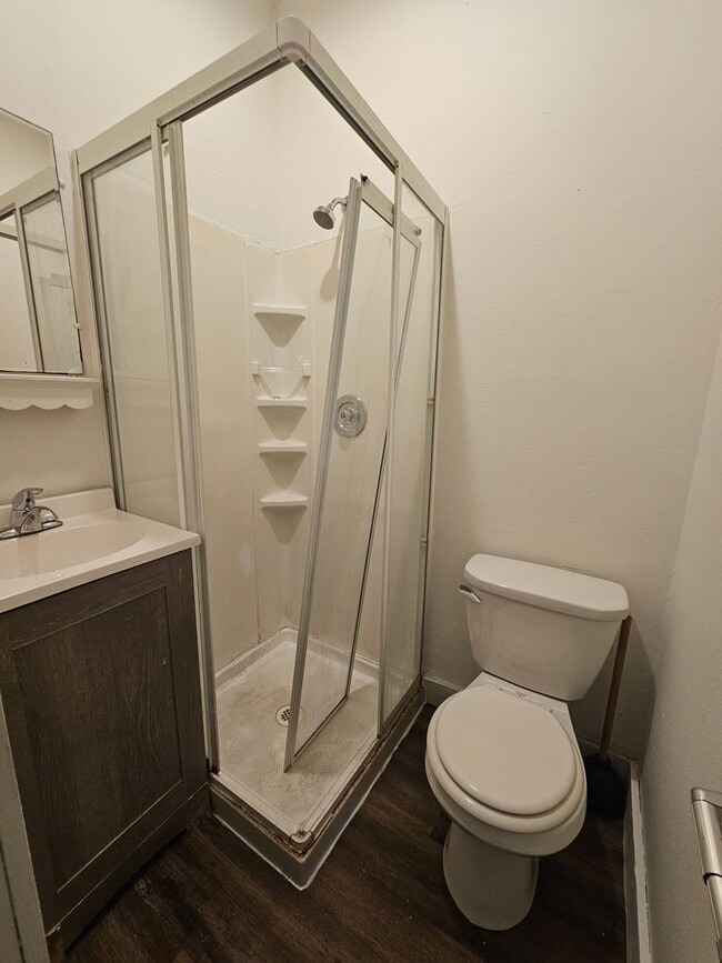 Building Photo - There is a $25 fee per application and eve...