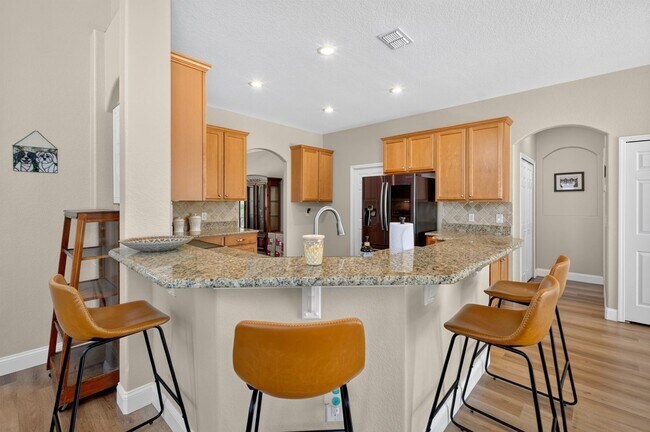 Building Photo - 353 Lake Amberleigh Dr