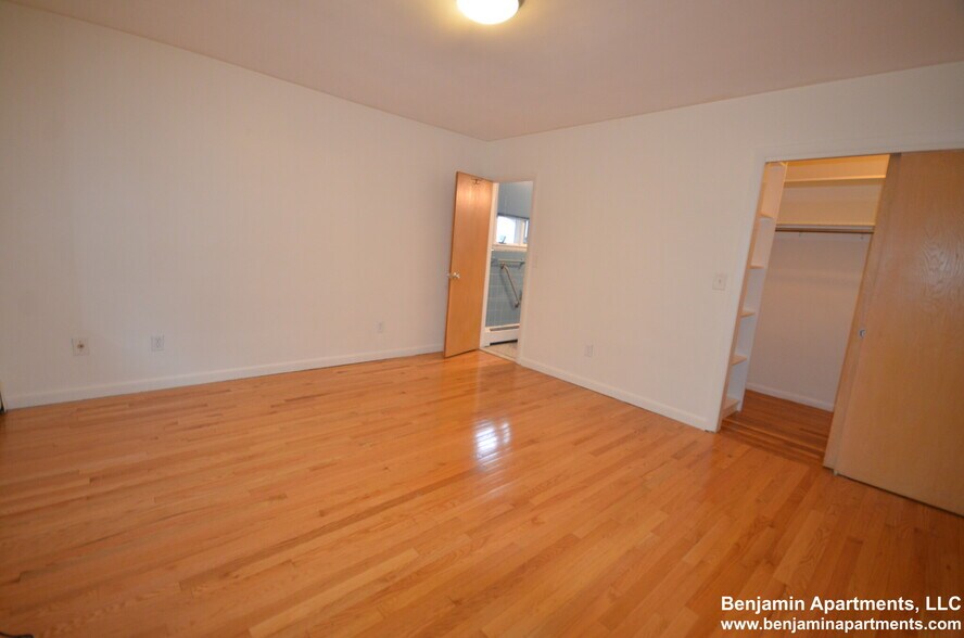 Building Photo - 20 Mossdale Rd
