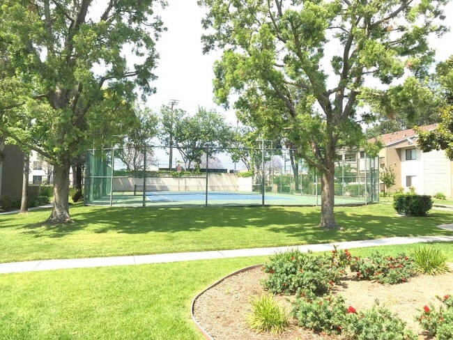 Building Photo - Ground Level 2 Bedroom Condo with Private Patio in Gated Community for Lease