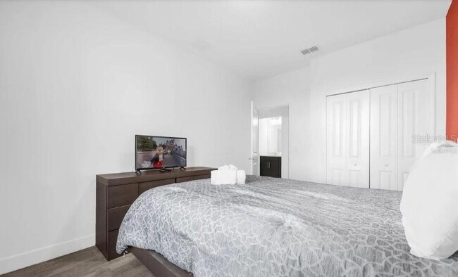 Building Photo - 450 Captiva Dr